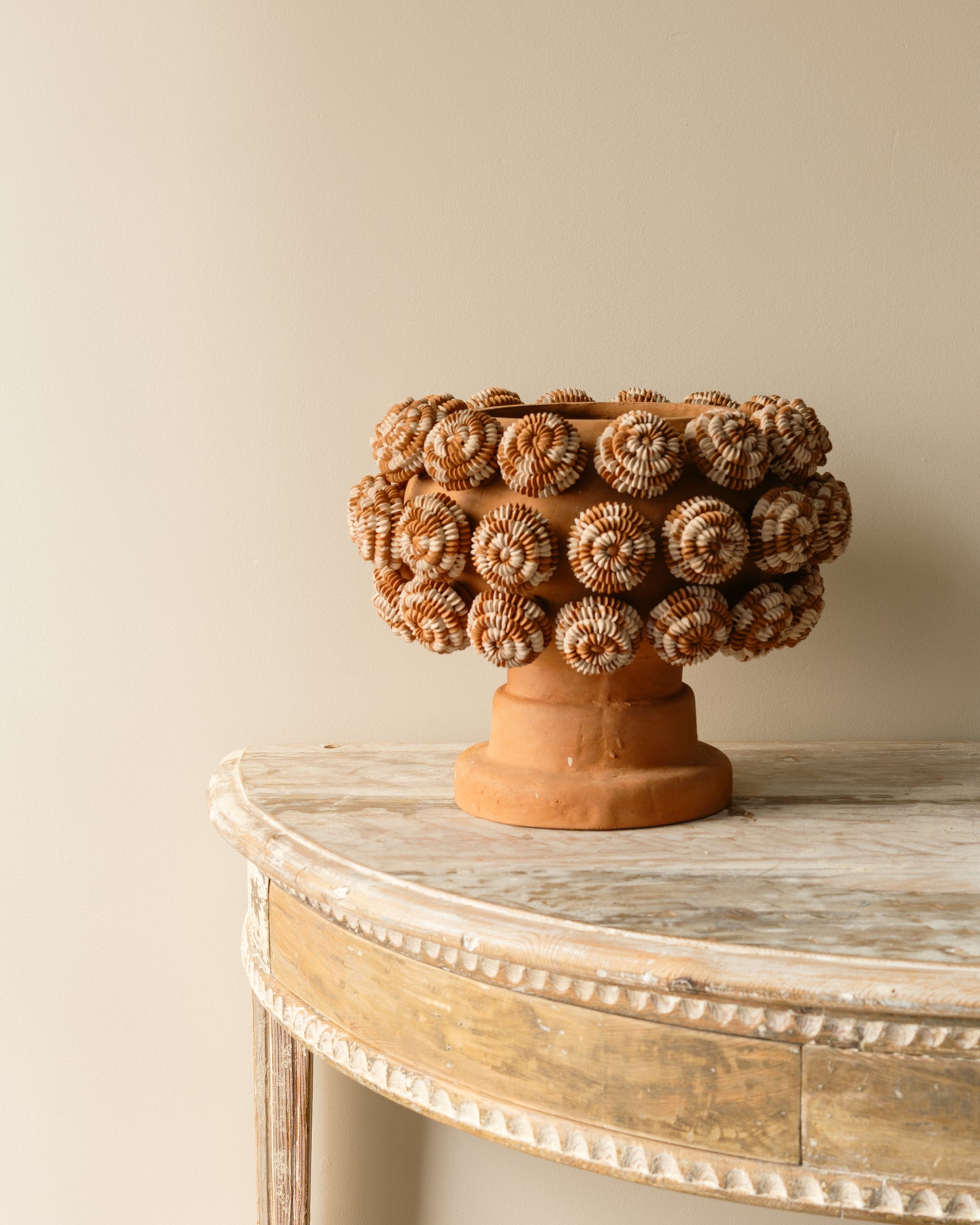 Ali Vase by Studio Binat