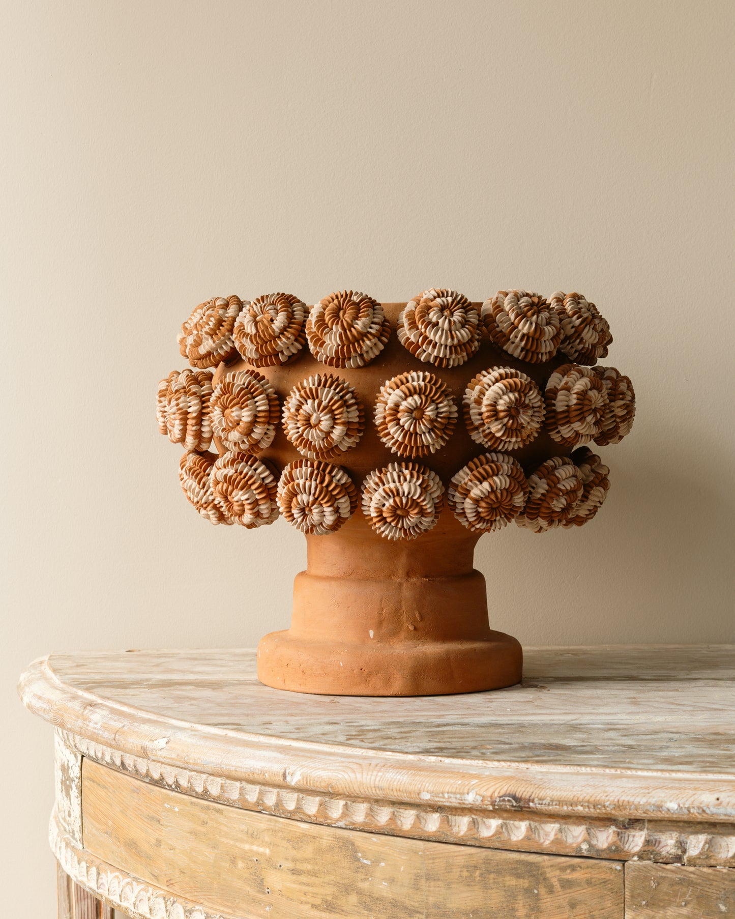 Ali Vase by Studio Binat