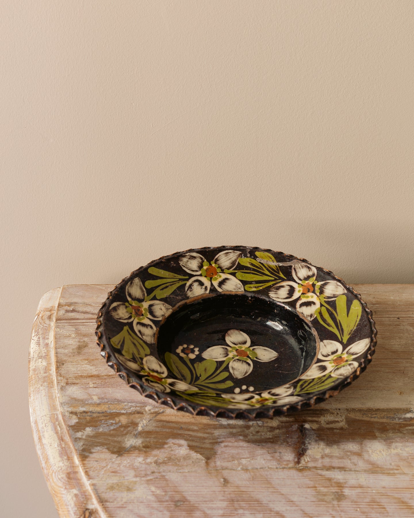 Traditional folk-style brown clay plate, handmade with hand-rolled edges and natural clay texture, 9″ diameter.